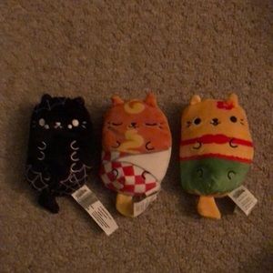 Radom lot of 3 Cats VS Pickles (only cats no pickles